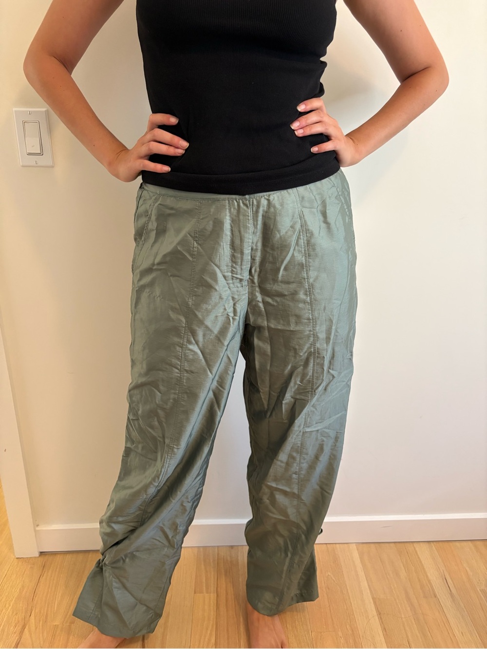 Women’s Lightweight shimmery pant in Sage Green